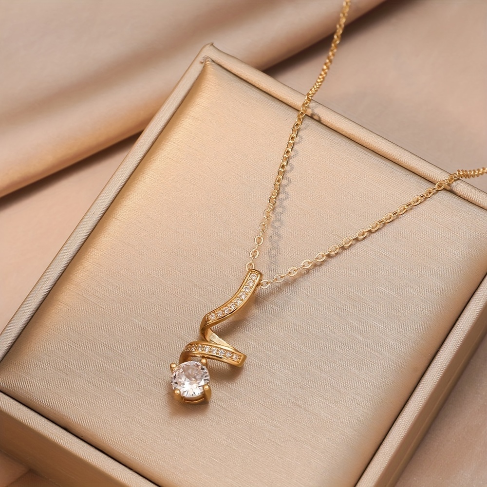 Exquisite 18K Gold-Plated Zircon Pendant: Elegant Rotating Design - Picture 6 of 7